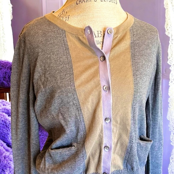 Simply Vera by Vera Wang Super soft and light cardigan button up Women’s size L - Picture 14 of 17